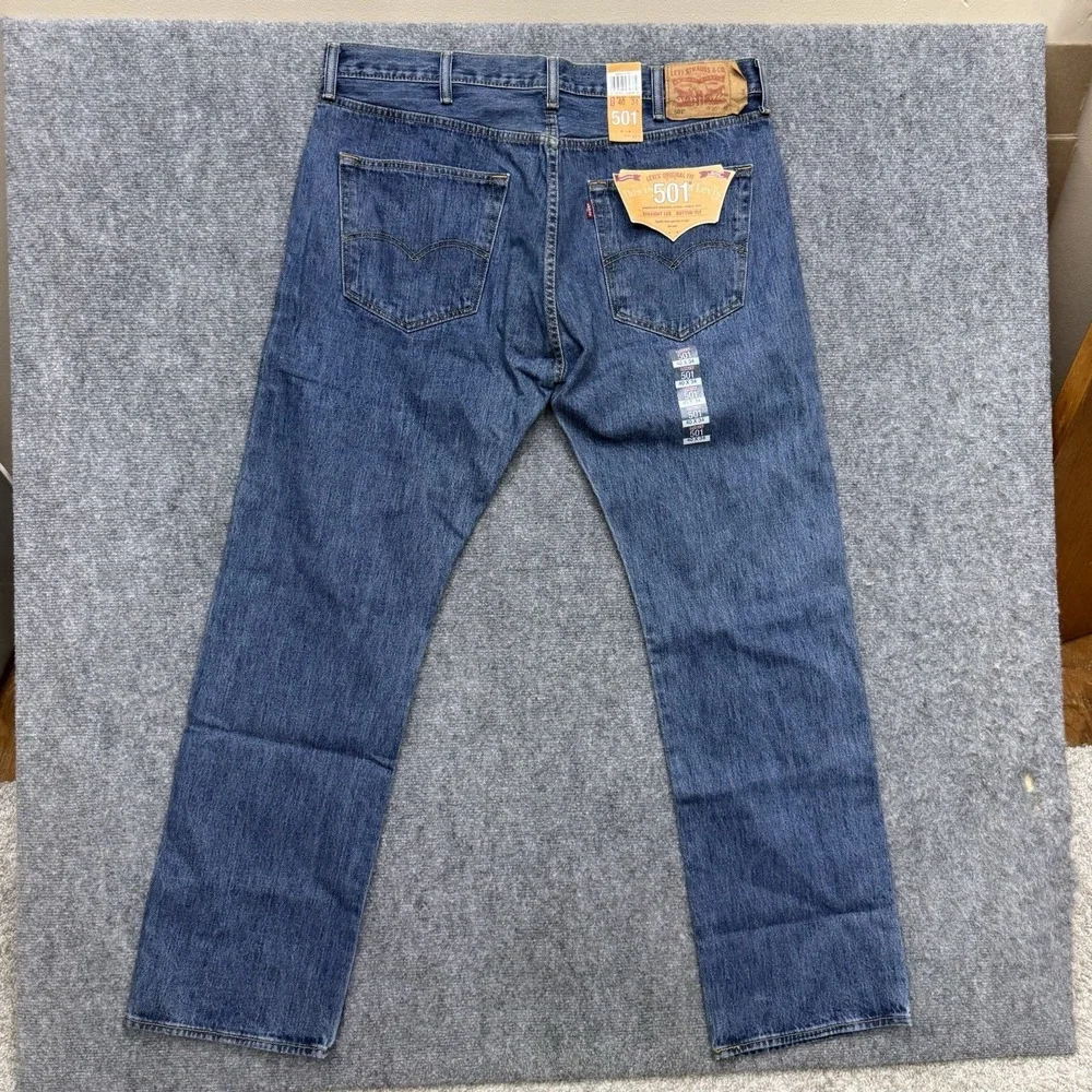 Levi's 501 straight leg button fly jeans men's size 40 40x34